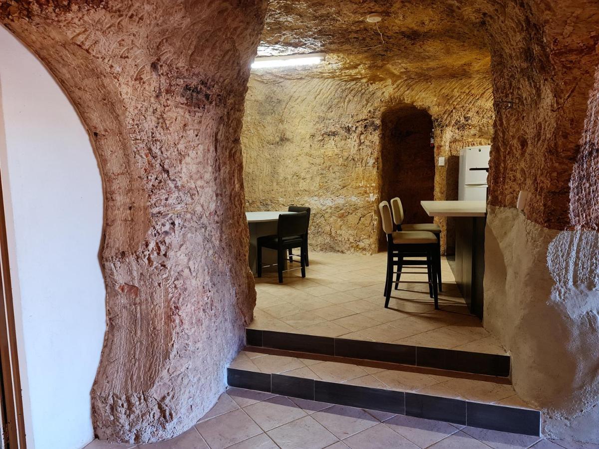 Underwood Court Fresh Dugout- Hosted By Coober Pedy Accommodations 外观 照片