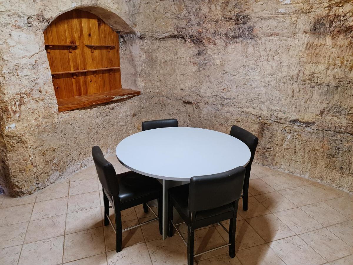 Underwood Court Fresh Dugout- Hosted By Coober Pedy Accommodations 外观 照片