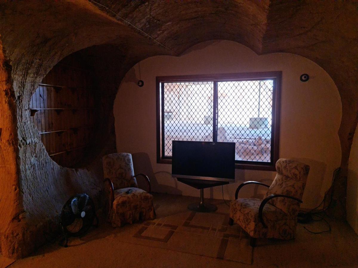 Underwood Court Fresh Dugout- Hosted By Coober Pedy Accommodations 外观 照片