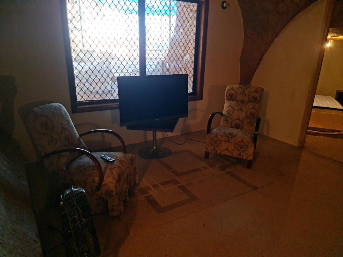 Underwood Court Fresh Dugout- Hosted By Coober Pedy Accommodations 外观 照片